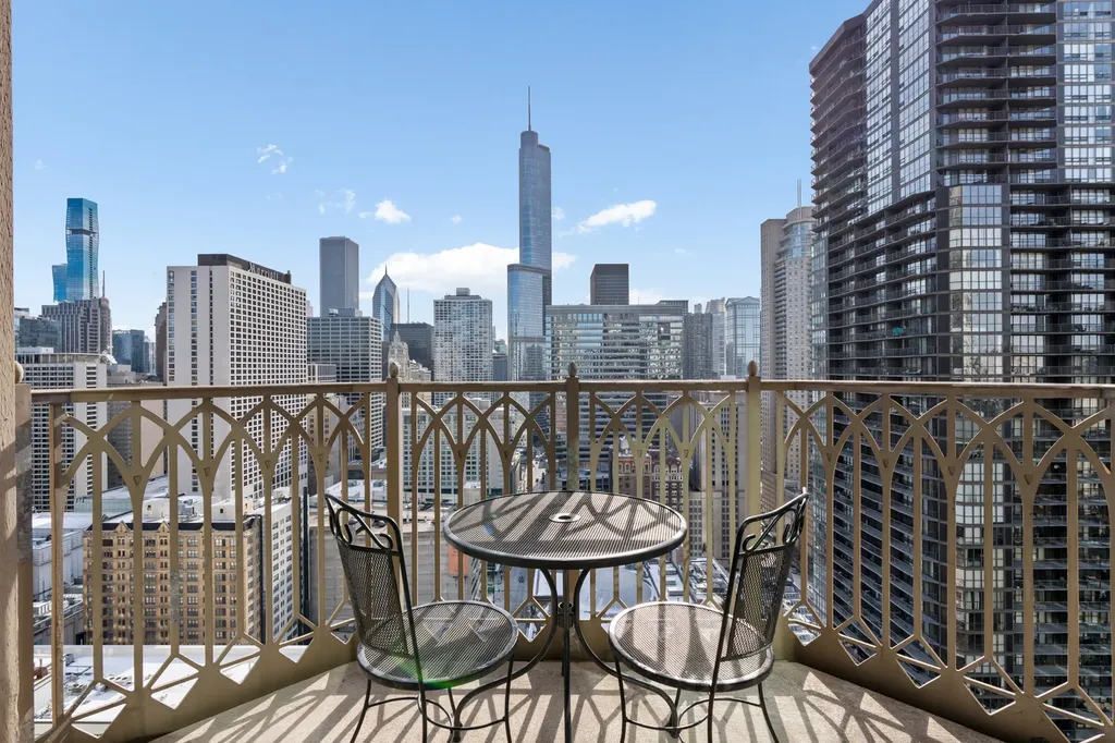 21 East Huron Street Chicago IL 60611