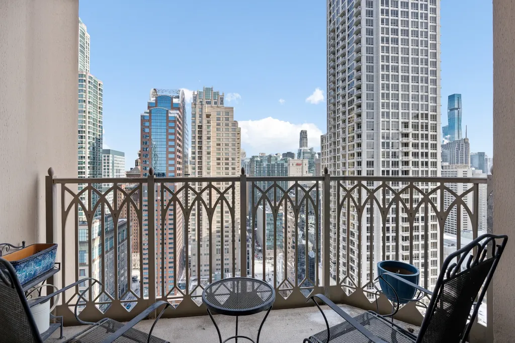 21 East Huron Street Chicago IL 60611