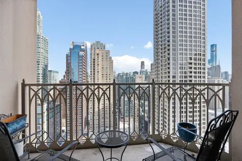 21 East Huron Street Chicago IL 60611
