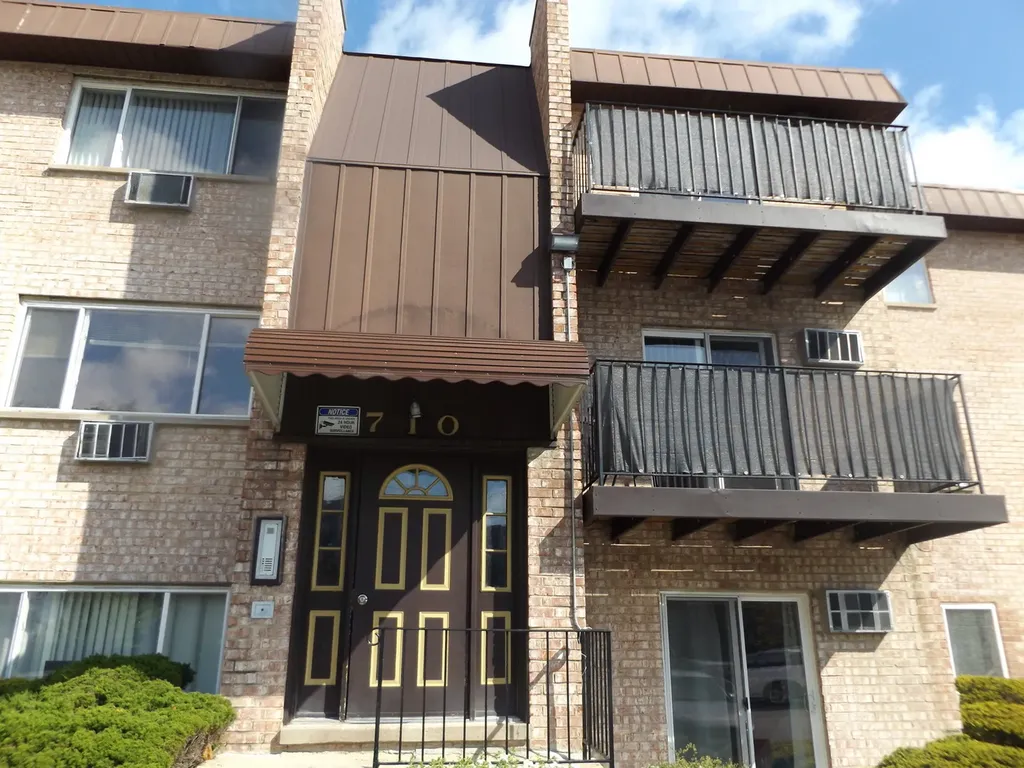 710 West Huntington Commons Road Mount Prospect IL 60056