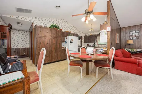 2405 South Washington Street Salem IL 62881