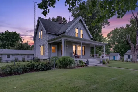 209 North Jackson Street Gardner IL 60424
