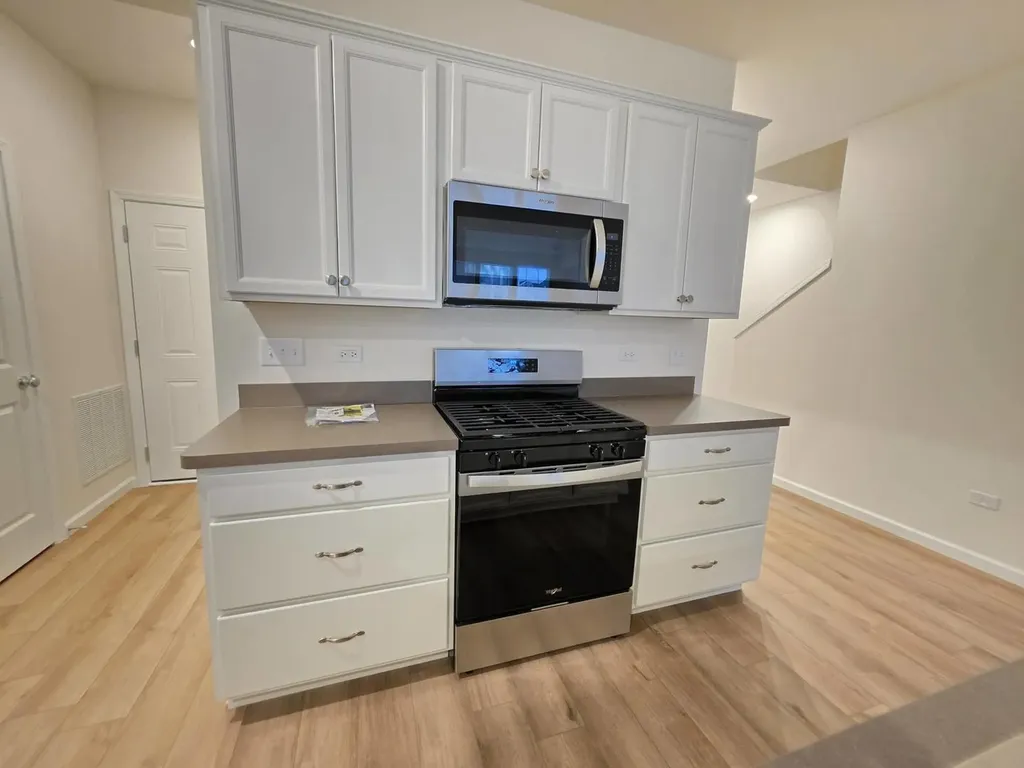 2318 Horseshoe Circle Naperville IL 60564