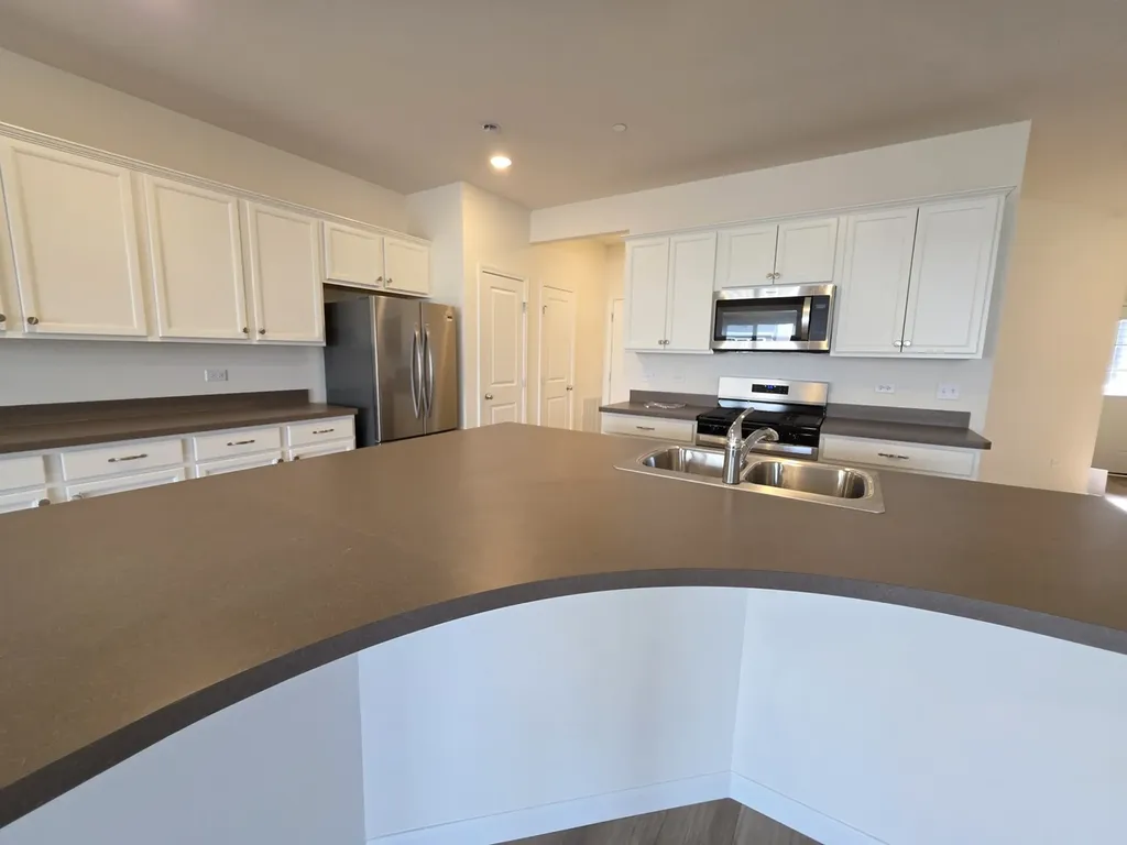 2318 Horseshoe Circle Naperville IL 60564