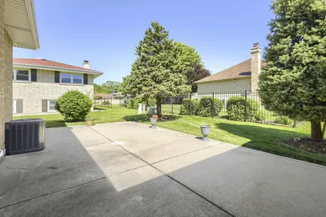 2630 Somerset Drive Westchester IL 60154
