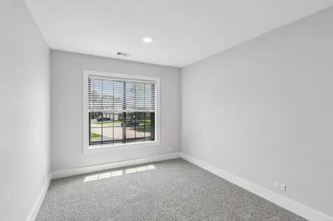 1728 North Emerald Bay Palatine IL 60074