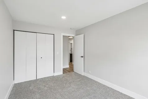 1728 North Emerald Bay Palatine IL 60074