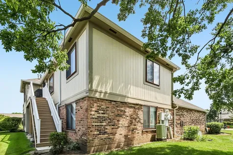 1728 North Emerald Bay Palatine IL 60074