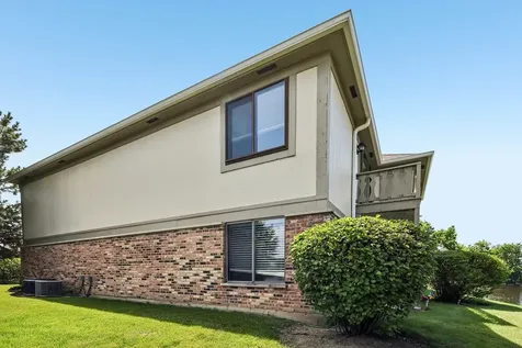 1728 North Emerald Bay Palatine IL 60074