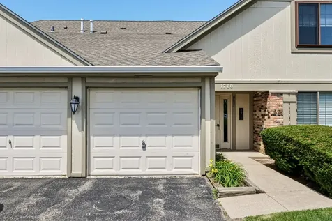 1728 North Emerald Bay Palatine IL 60074