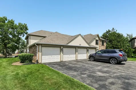 1728 North Emerald Bay Palatine IL 60074