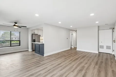1728 North Emerald Bay Palatine IL 60074