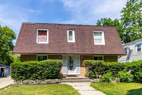 918 North Linden Avenue Waukegan IL 60085