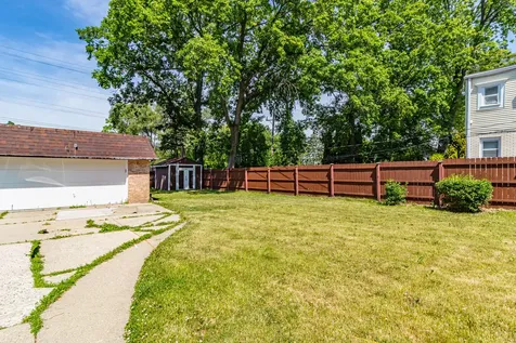 918 North Linden Avenue Waukegan IL 60085
