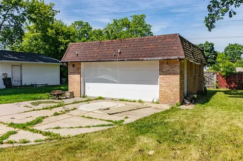 918 North Linden Avenue Waukegan IL 60085