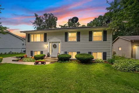 4327 Mayflower Avenue Rockford IL 61109