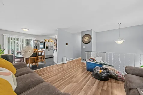 4327 Mayflower Avenue Rockford IL 61109