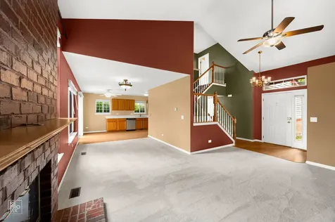 2041 Clarewood Lane Mundelein IL 60060