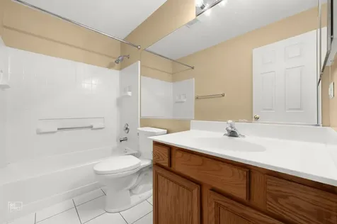 2041 Clarewood Lane Mundelein IL 60060