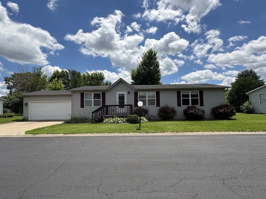 127 Cardinal Lane Sandwich IL 60548