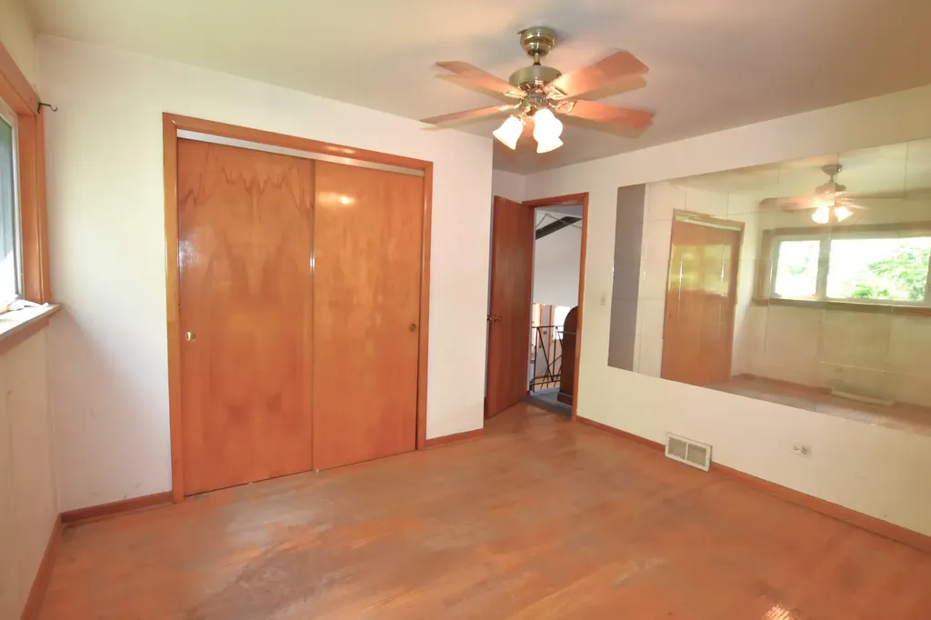 14 North May Street Addison IL 60101