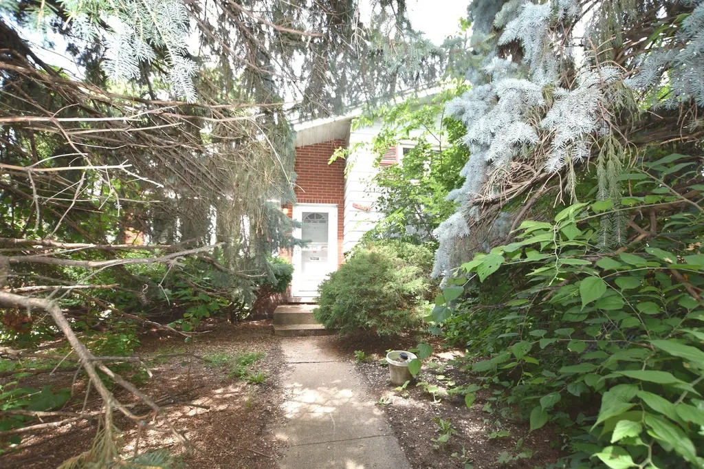14 North May Street Addison IL 60101