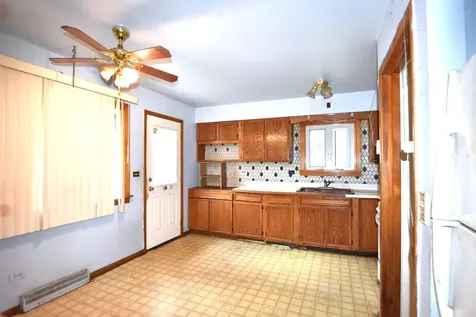14 North May Street Addison IL 60101