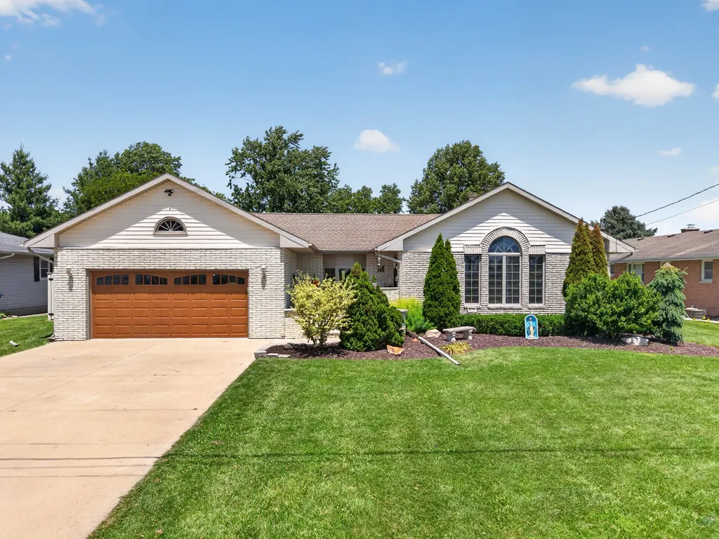 1722 Sharon Road Streator IL 61364