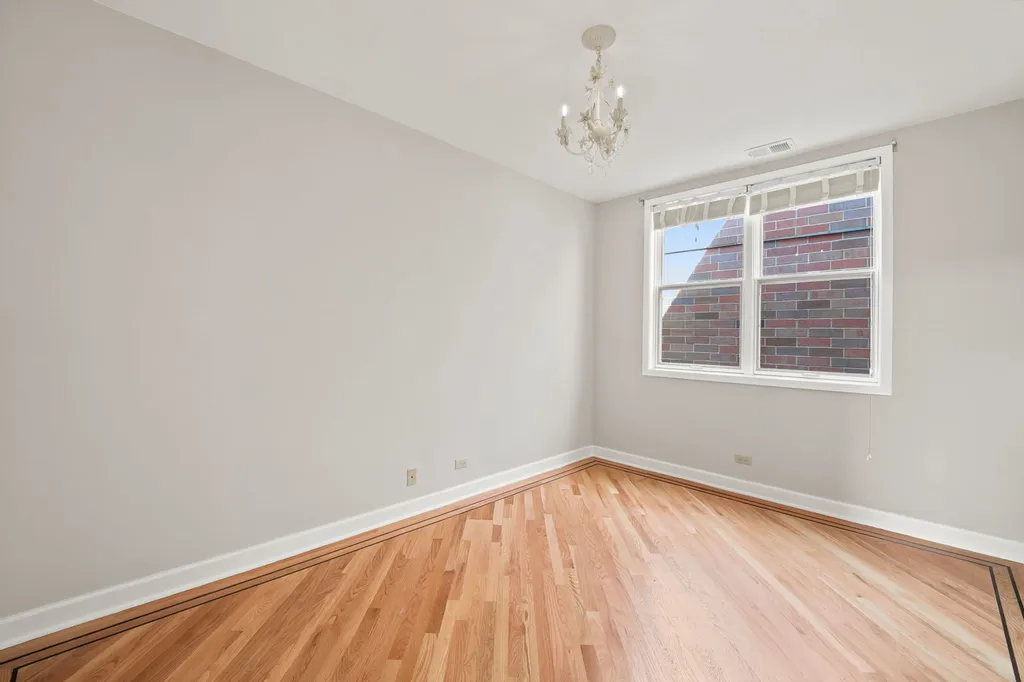 920 West Wolfram Street Chicago IL 60657