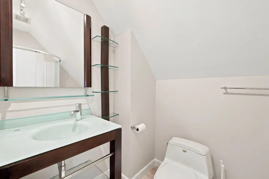 920 West Wolfram Street Chicago IL 60657