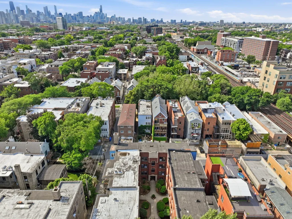 920 West Wolfram Street Chicago IL 60657
