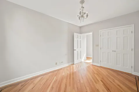 920 West Wolfram Street Chicago IL 60657