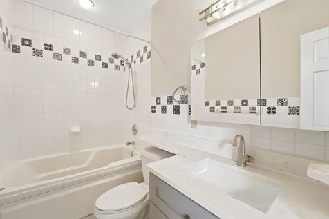 920 West Wolfram Street Chicago IL 60657