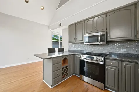 920 West Wolfram Street Chicago IL 60657