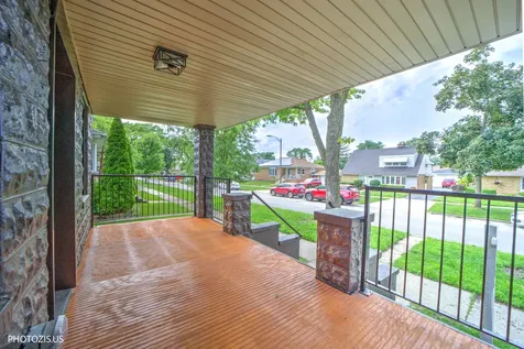 8021 West 45th Street Lyons IL 60534