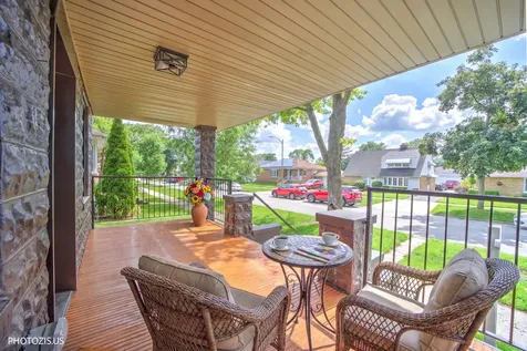 8021 West 45th Street Lyons IL 60534