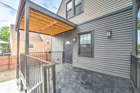 8021 West 45th Street Lyons IL 60534