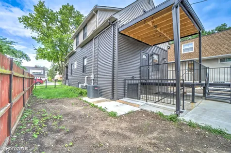 8021 West 45th Street Lyons IL 60534