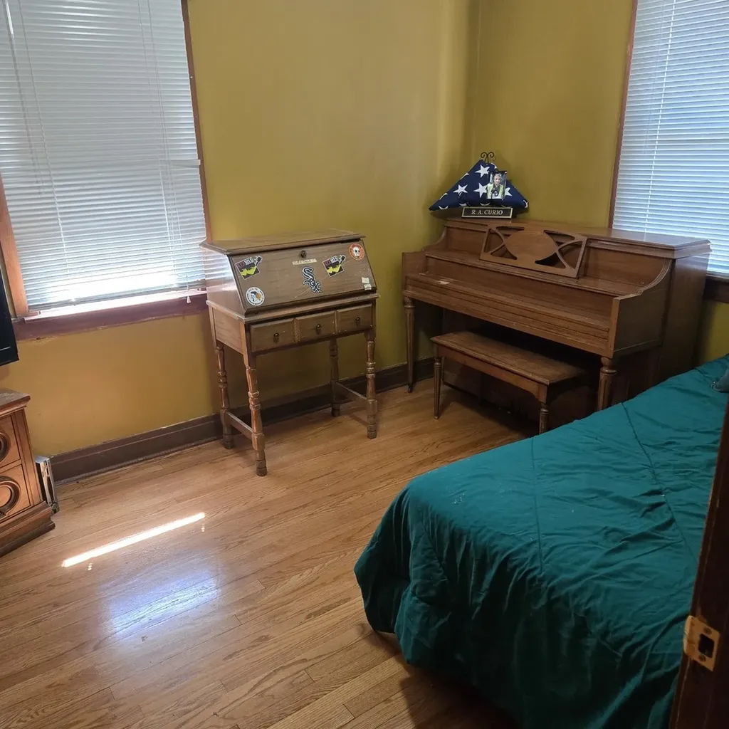 6213 West Newport Avenue Chicago IL 60634