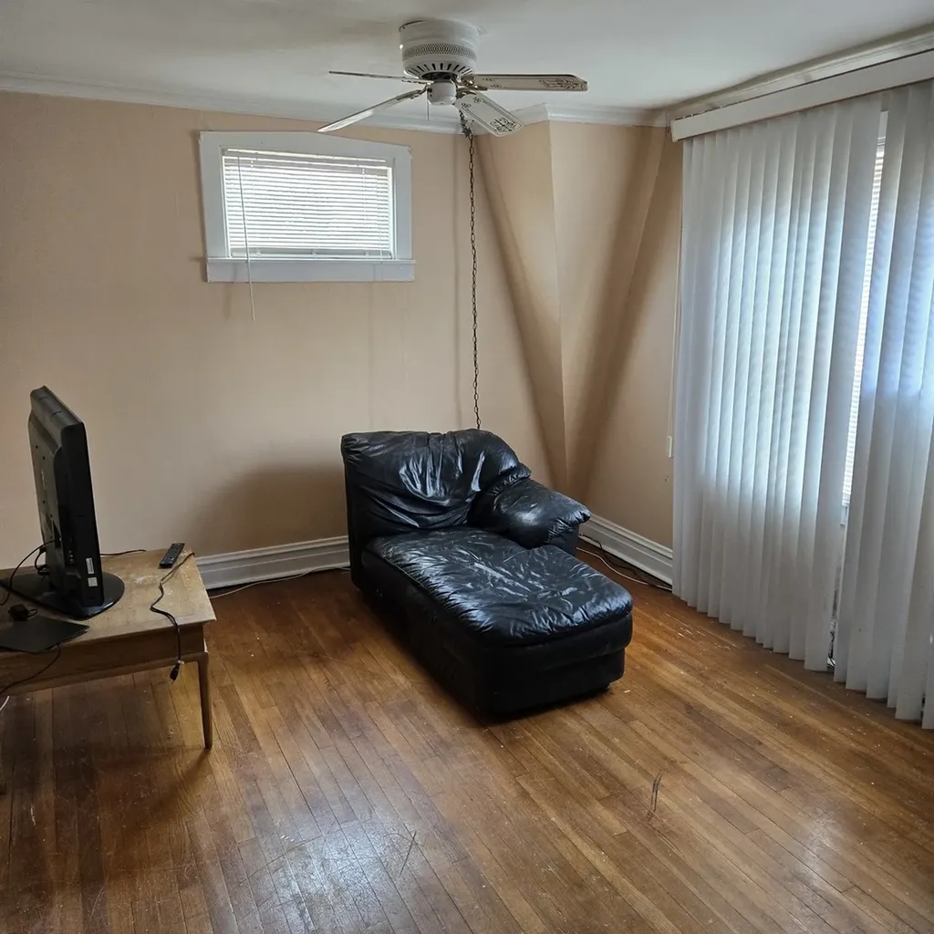 6213 West Newport Avenue Chicago IL 60634