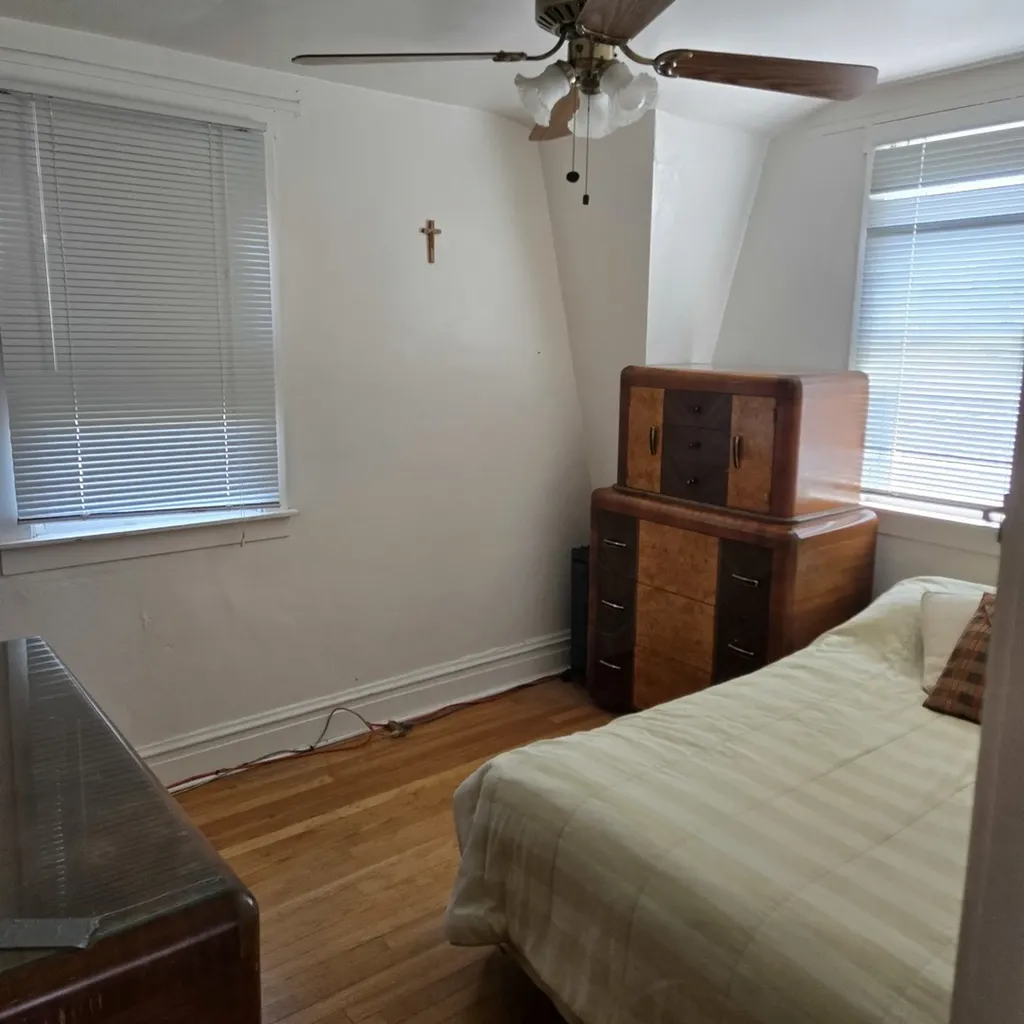 6213 West Newport Avenue Chicago IL 60634