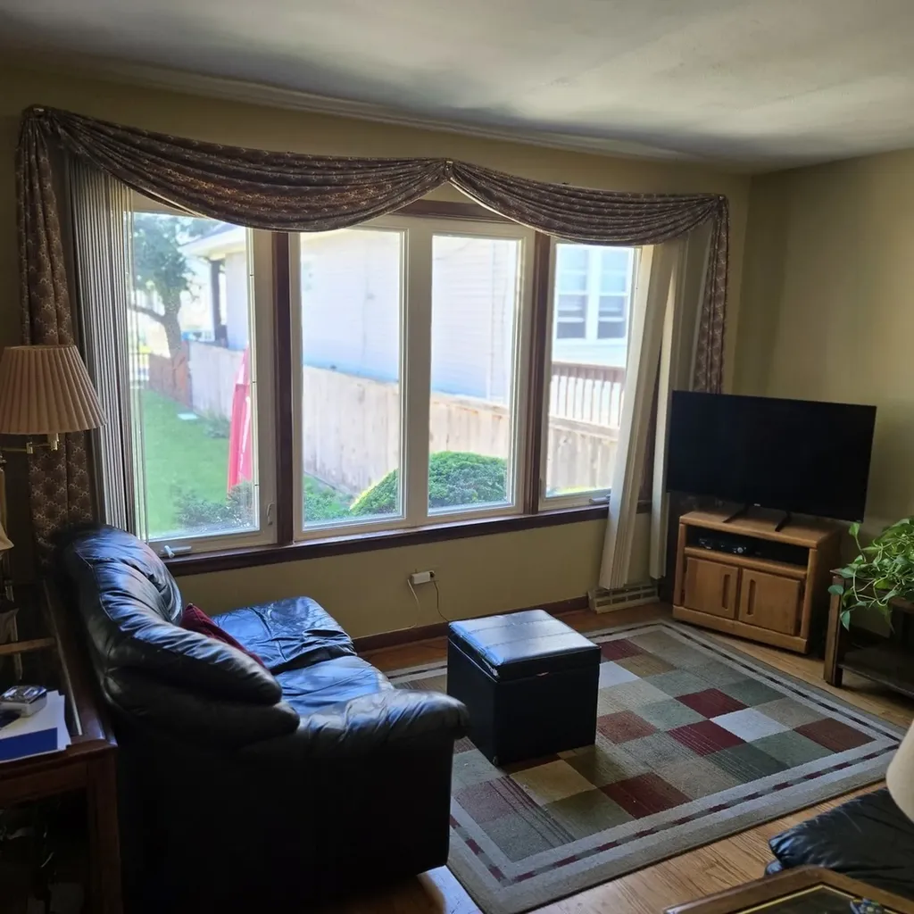 6213 West Newport Avenue Chicago IL 60634