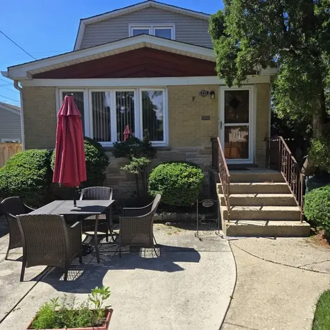 6213 West Newport Avenue Chicago IL 60634