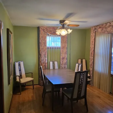 6213 West Newport Avenue Chicago IL 60634