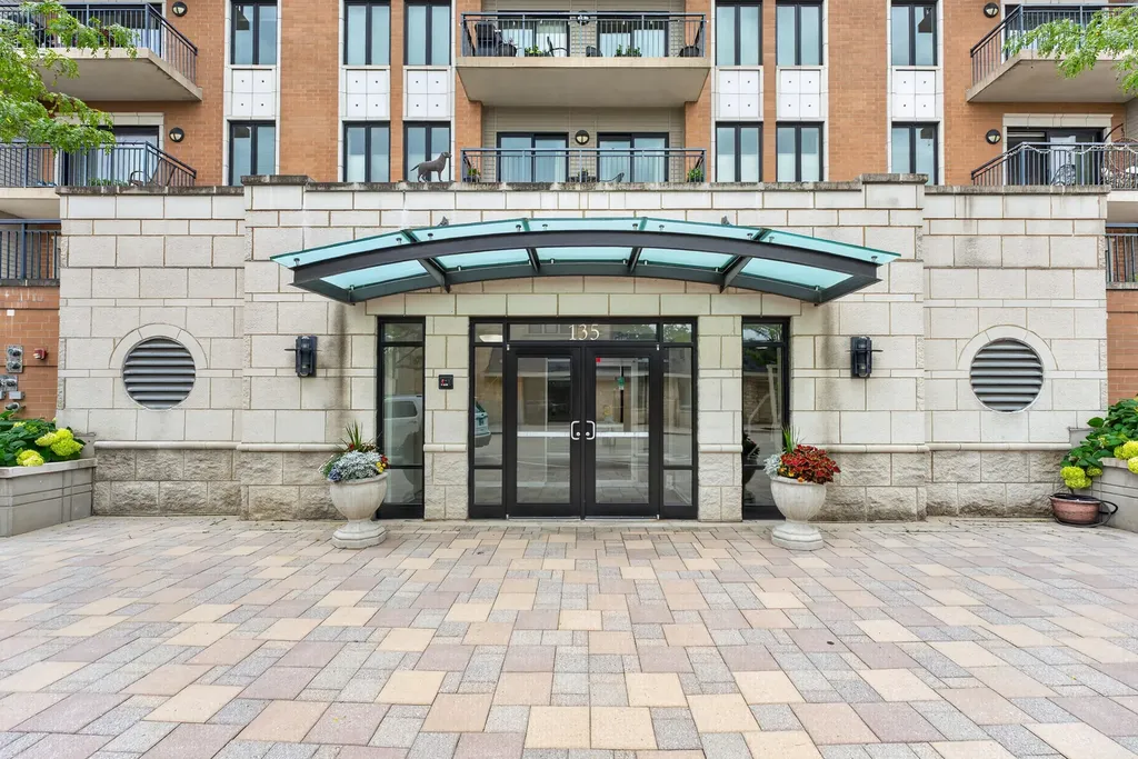 135 South York Street Elmhurst IL 60126