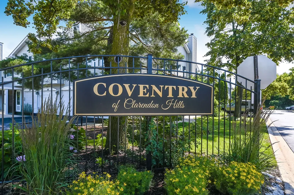 385 Coventry Court Clarendon Hills IL 60514