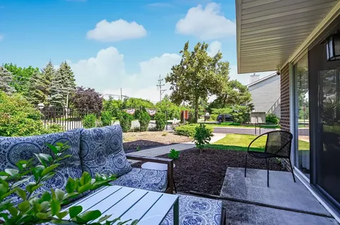 385 Coventry Court Clarendon Hills IL 60514