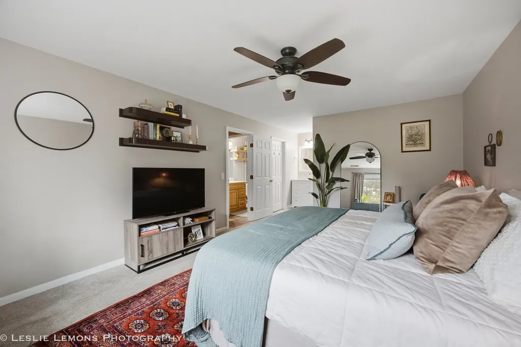 446 Valley Drive Naperville IL 60563