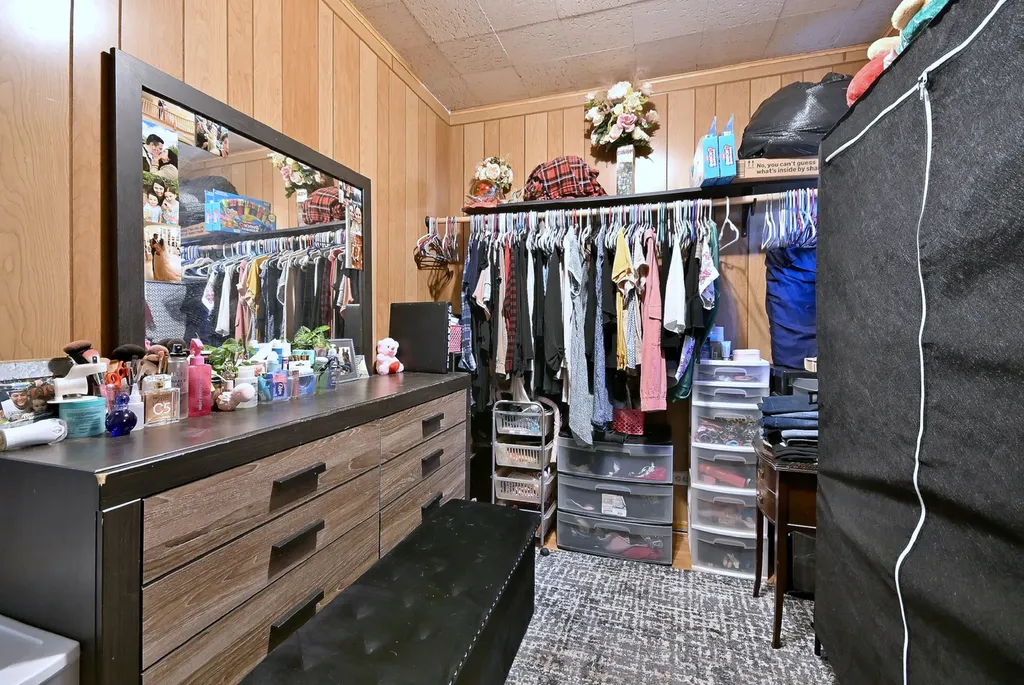 2924 North Linder Avenue Chicago IL 60641