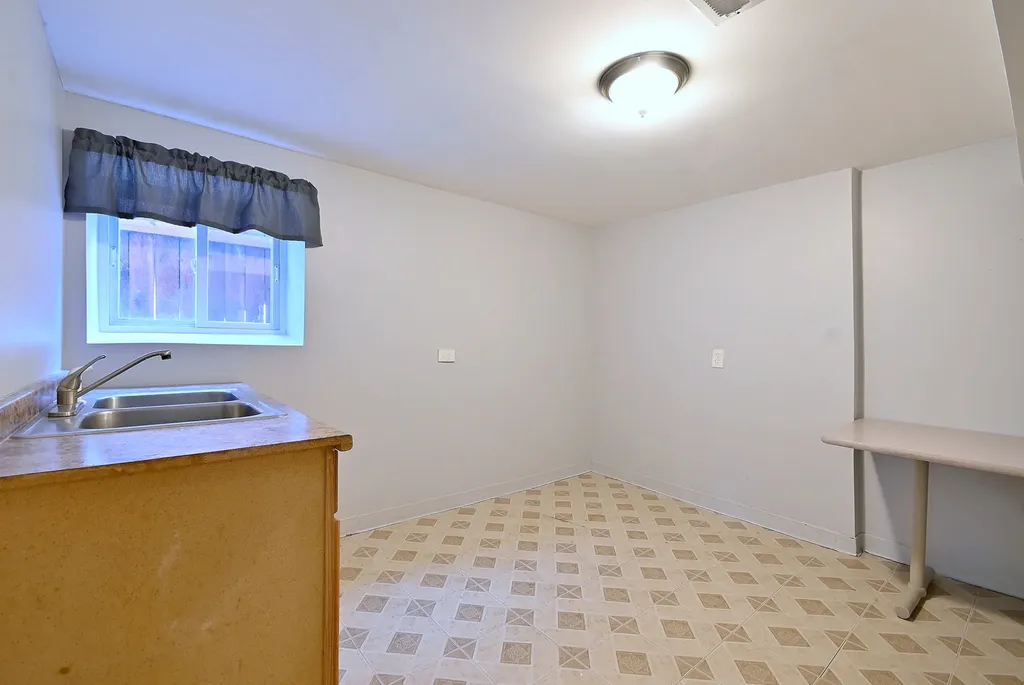 2924 North Linder Avenue Chicago IL 60641